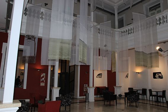 LUCIA TORRES - Instalación «Migrante» en María Elena Kavetz Gallery, Córdoba