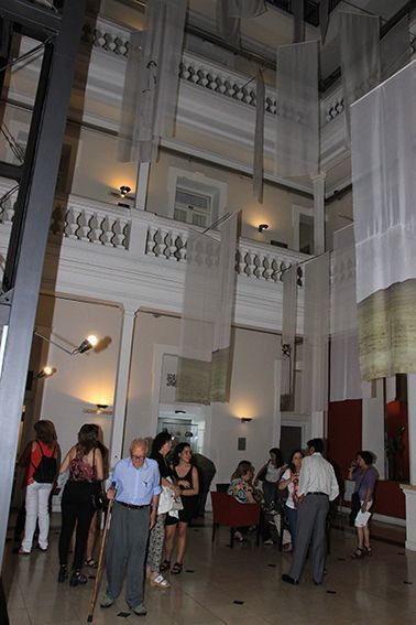 LUCIA TORRES - Instalación «Migrante» en María Elena Kavetz Gallery, Córdoba