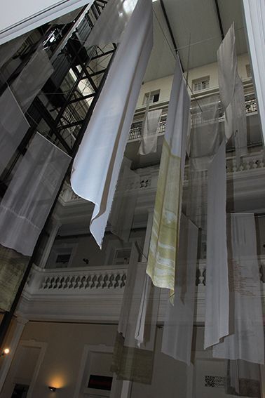 LUCIA TORRES - Instalación «Migrante» en María Elena Kavetz Gallery, Córdoba