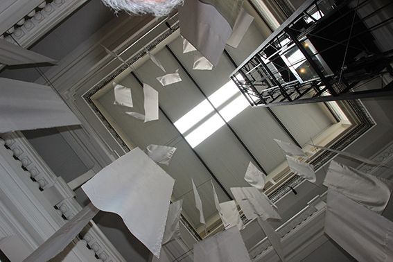 LUCIA TORRES - Instalación «Migrante» en María Elena Kavetz Gallery, Córdoba