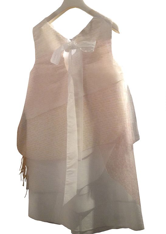 LUCIA TORRES «Piel de Papel» Papel Rayón, papel de seda, tintas de gel - Tamaño natural - Año 2017