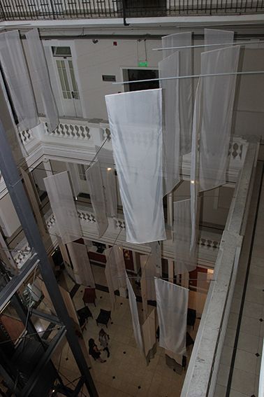 LUCIA TORRES - Instalación «Migrante» en María Elena Kavetz Gallery, Córdoba
