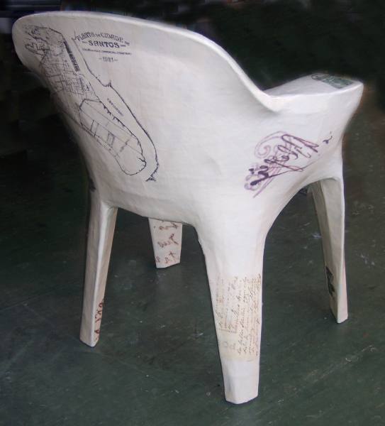 LUCIA TORRES «LO QUE QUEDA DEL VIAJE» en «La Casa del Artista» Técnica mixta - Año 2009