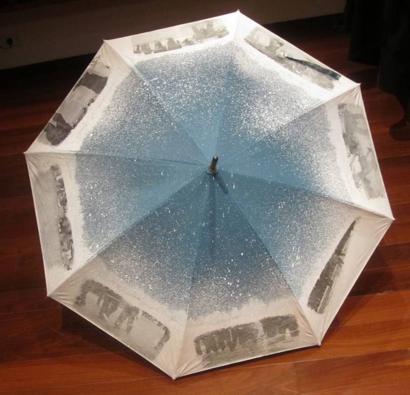 LUCIA TORRES «Y UN DÍA EL PUEBLO SALIÓ…» Técnica mixta - Año 2011