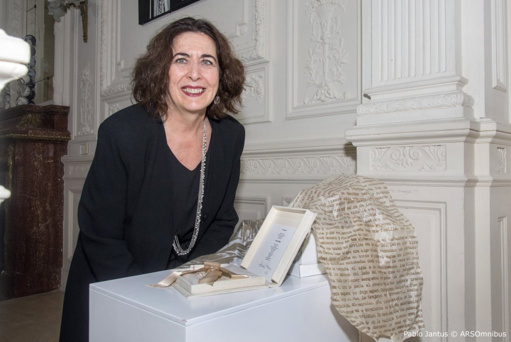 «LUCIA TORRES» con «VIDA», en «ENTRE PAPELES» Constelaciongráfica, ICANA White Hall, CABA