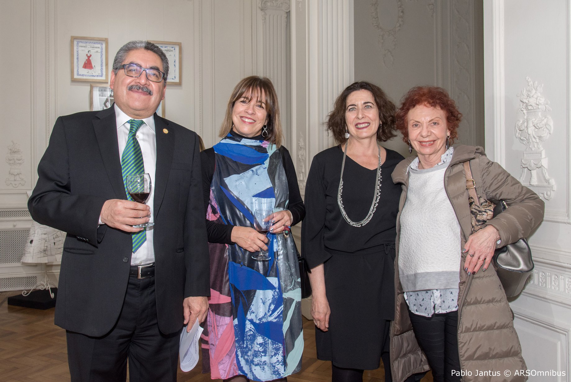 «ENTRE PAPELES» Constelaciongráfica, ICANA White Hall, CABA