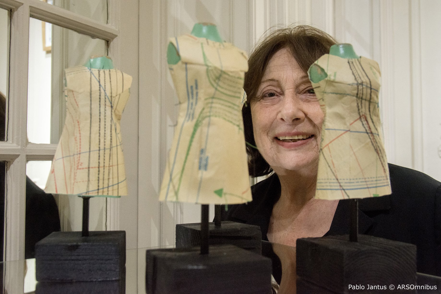 «ENTRE PAPELES» Constelaciongráfica, ICANA White Hall, CABA