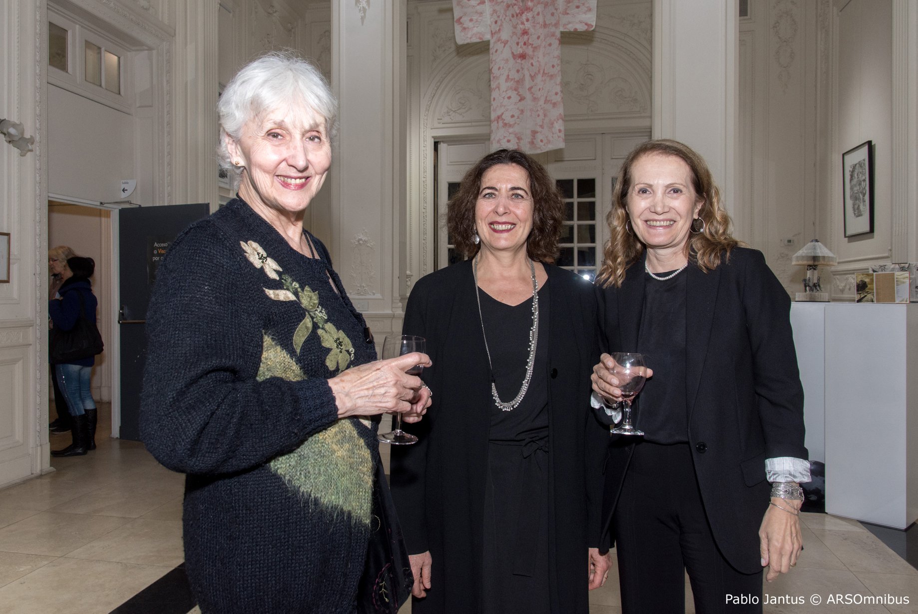 «ENTRE PAPELES» Constelaciongráfica, ICANA White Hall, CABA