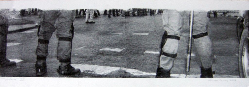 LUCIA TORRES con «Territorio XIV» Transfer de 19x56cm - Año 2007 en RE[conocer]NOS «EXPOSICIÓN INTERNACIONAL DEL GRÁFICA CONTEMPORÁNEA - DIÁLOGOS E INTERPRETACIONES» en Museo de Arte de Caldas, Colombia