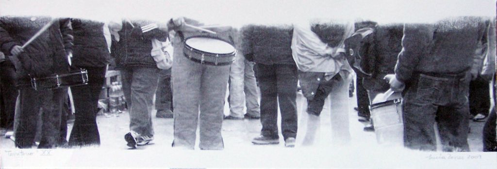 LUCIA TORRES con «Territorio XX» Transfer de 19x56cm - Año 2010 en RE[conocer]NOS «EXPOSICIÓN INTERNACIONAL DEL GRÁFICA CONTEMPORÁNEA - DIÁLOGOS E INTERPRETACIONES» en Museo de Arte de Caldas, Colombia