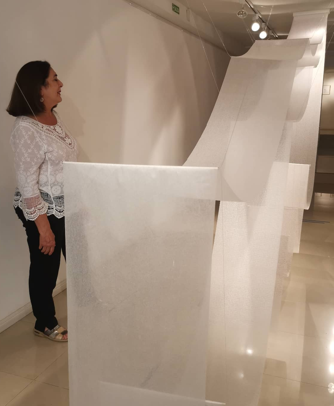 LUCIA TORRES «Con el paso de los días»